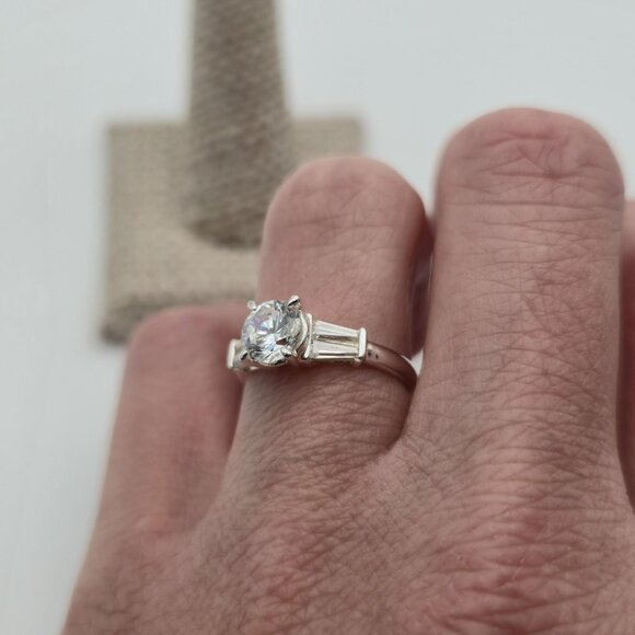 Size 7 Sterling Silver Nice Quality Cubic Zirconia Band Ring A4286 - Picture 5 of 9